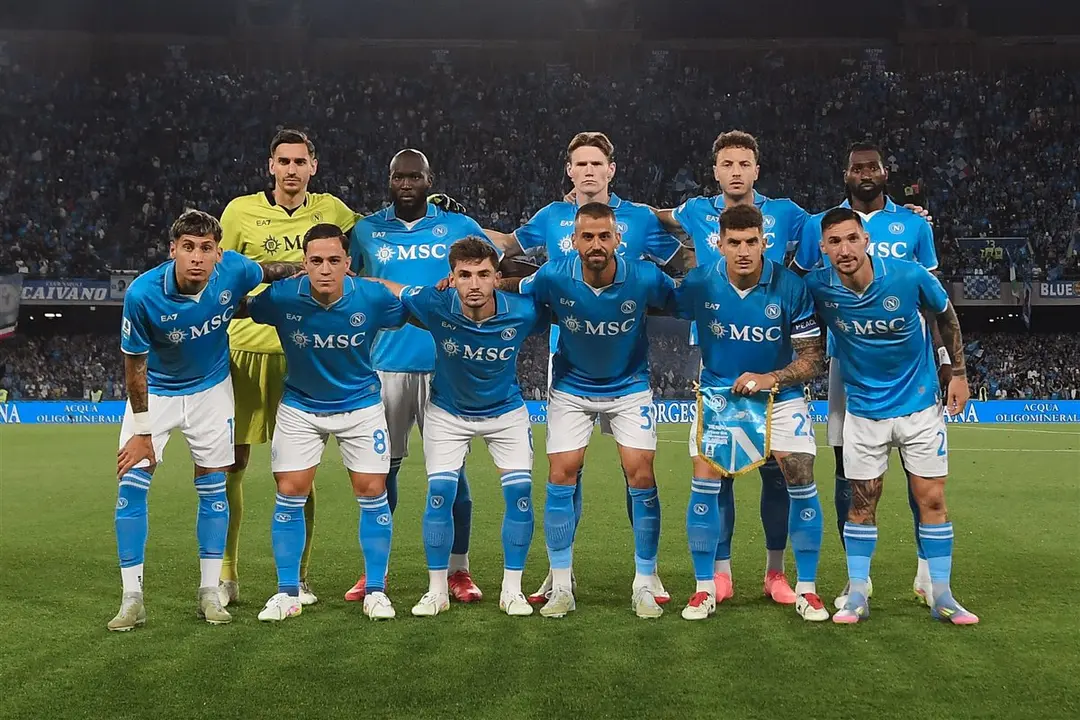 فريق نابولي يفوز على  لاتسيو بنتيجة 0 - 2 في بطولة الدوري الإيطالي.