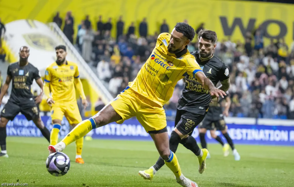 التعاون و الخليج يتعادلان بنتيجة 1 - 1 في بطولة الدوري السعودي.